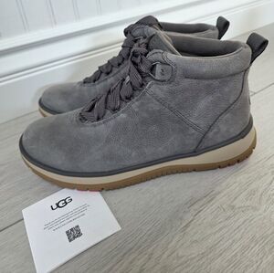 UGG Lakesider Leather Sneaker Boots Sz 9.5